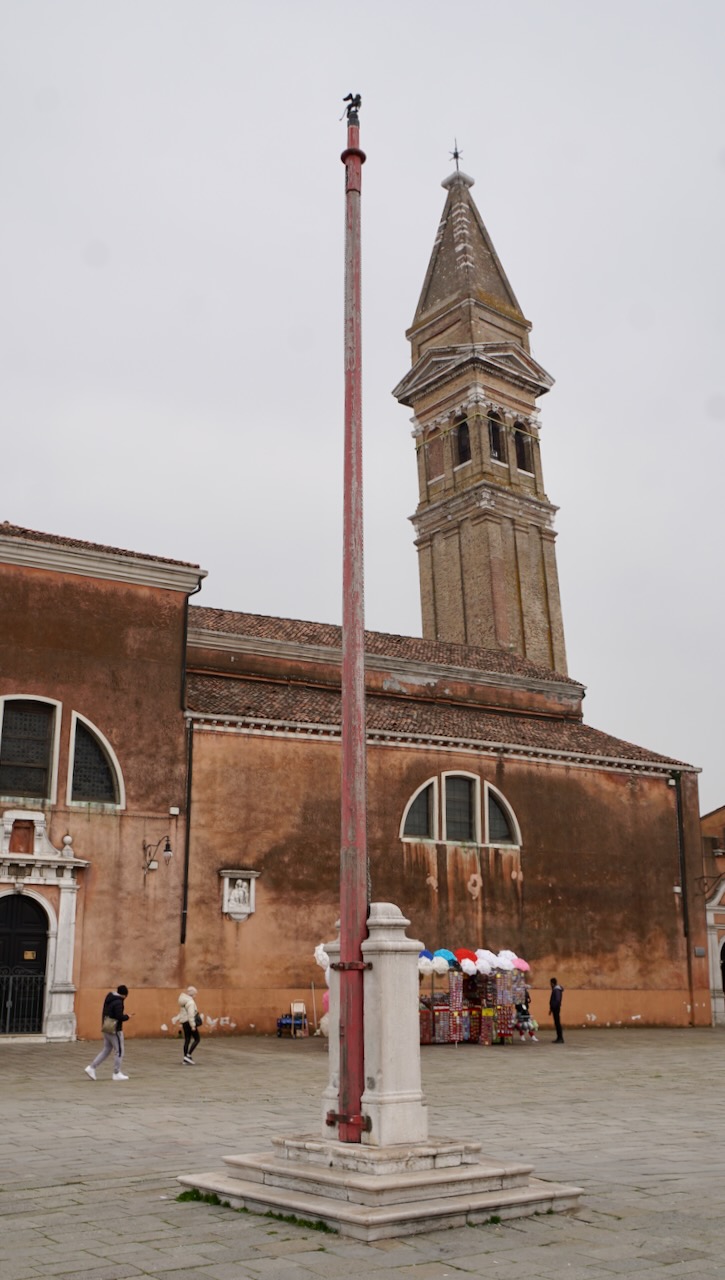  Burano town square